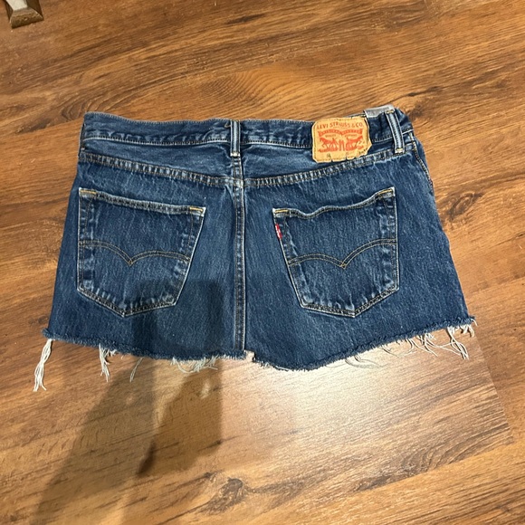 Levi’s button fly 501 frayed jean shorts size 34 waist - Picture 11 of 16